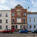 For Students Only Private Bedrooms With Shared Kitchen At Upper Quay House In The Heart Of Gloucester
