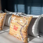 Elliot Oliver - Luxurious Two Bedroom Apartment With Parking