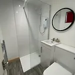 1 Bedroom Guest Suite Near City Centre.