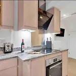 2 Bedroom City Centre Apartment With Free Parking