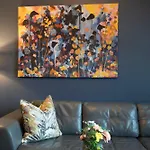 Elliot Oliver - Loft Style 2 Bedroom Apartment With Parking In The Docks