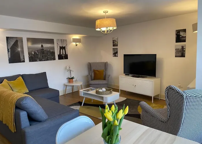 Fresh Apartment Close To Gloucester Quays/Docks
