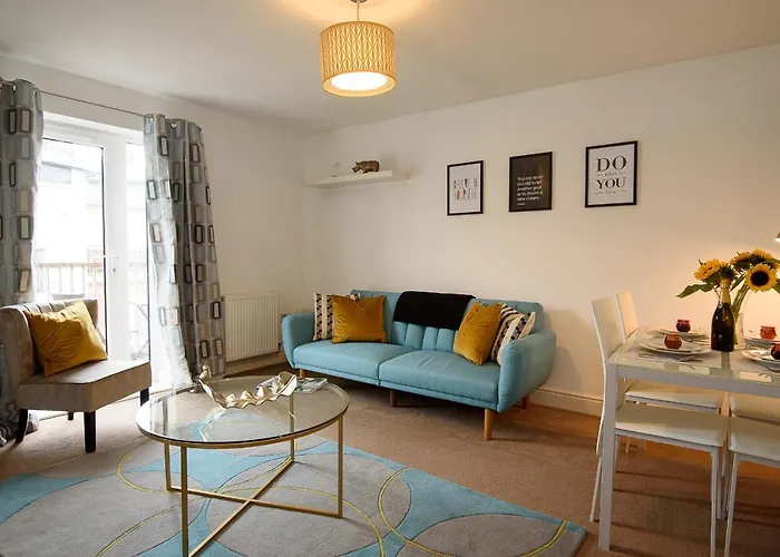K Suites - Longhorn Avenue - Free Parking