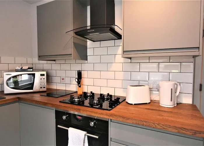 Nelson By The Docks Serviced Apartments By Roomsbooked