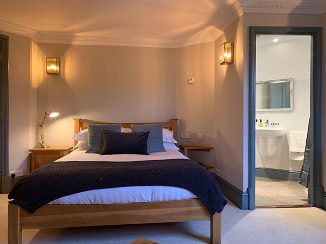 The Mooring Post Bed & Breakfast 4*