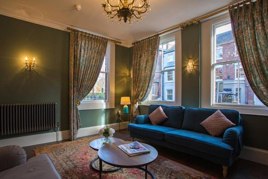 Large Georgian Family Town House *