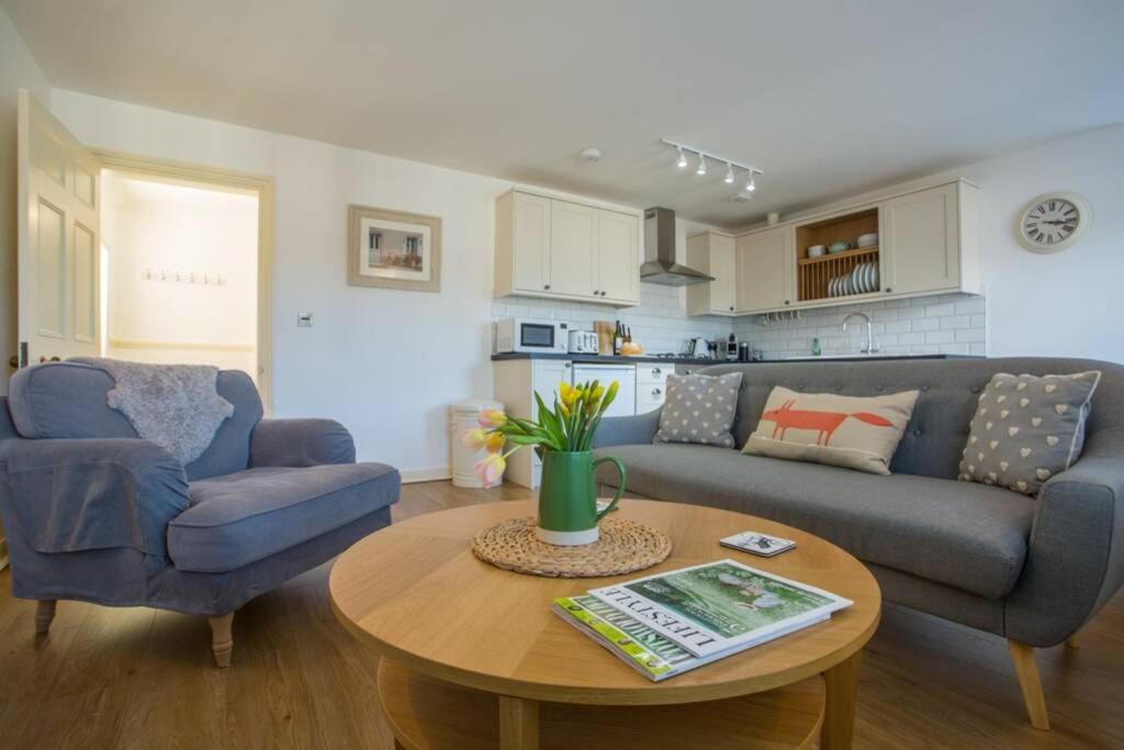 Quiet Close To Quays/docks Gloucester
