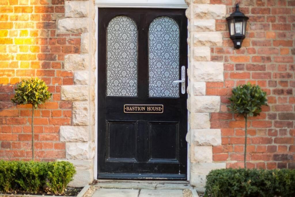 Apartment Quiet Close To Quays/docks
