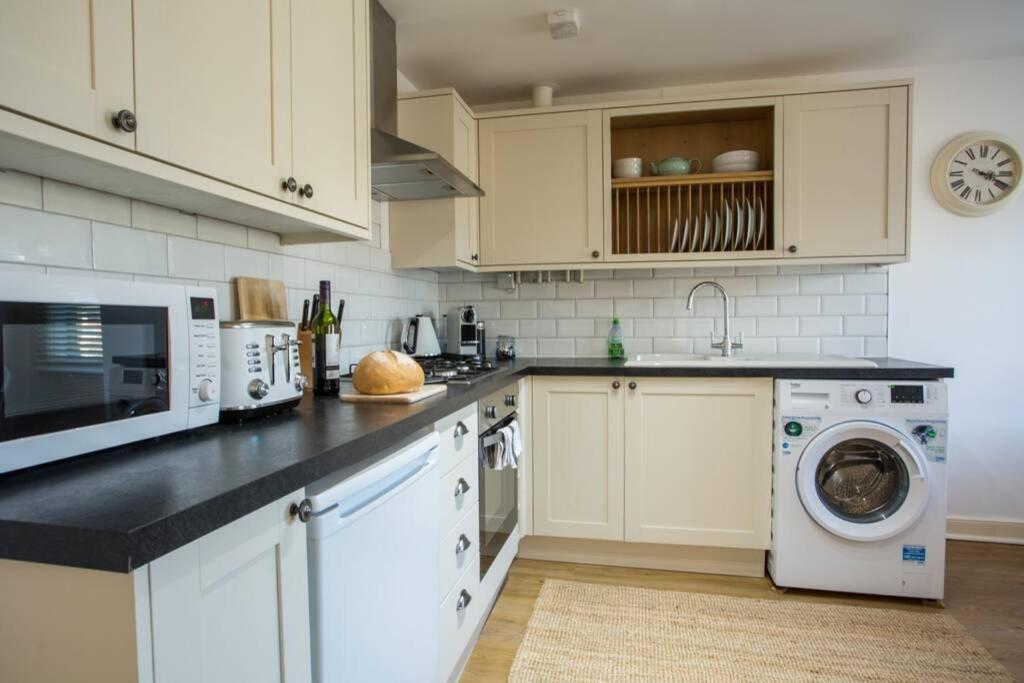 Quiet Close To Quays/docks Apartment Gloucester