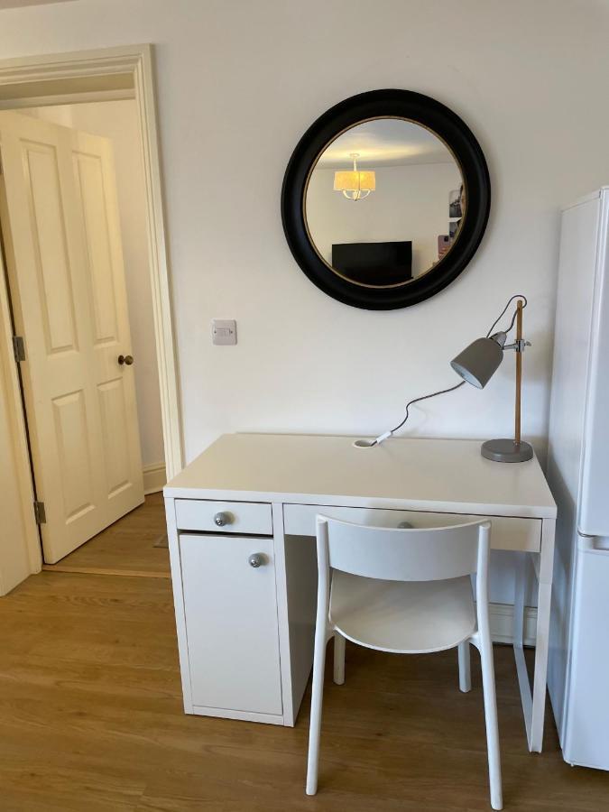 Fresh Close To Quays/docks