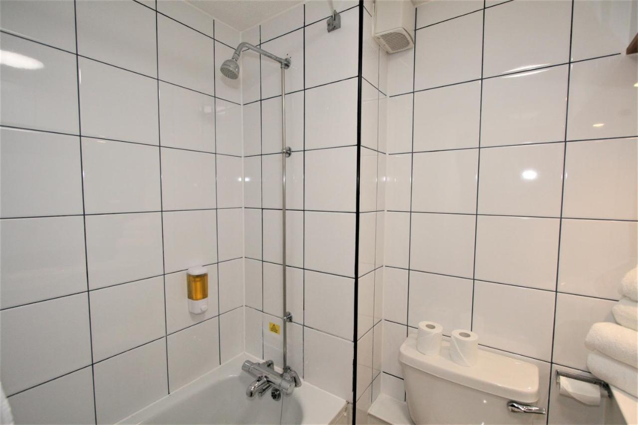 The Oakwood By Roomsbooked Hotel Gloucester