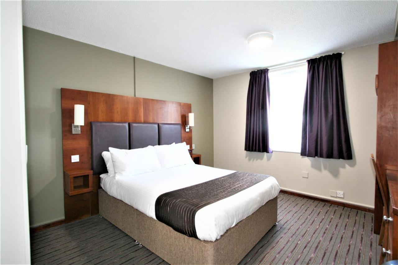 The Oakwood By Roomsbooked *