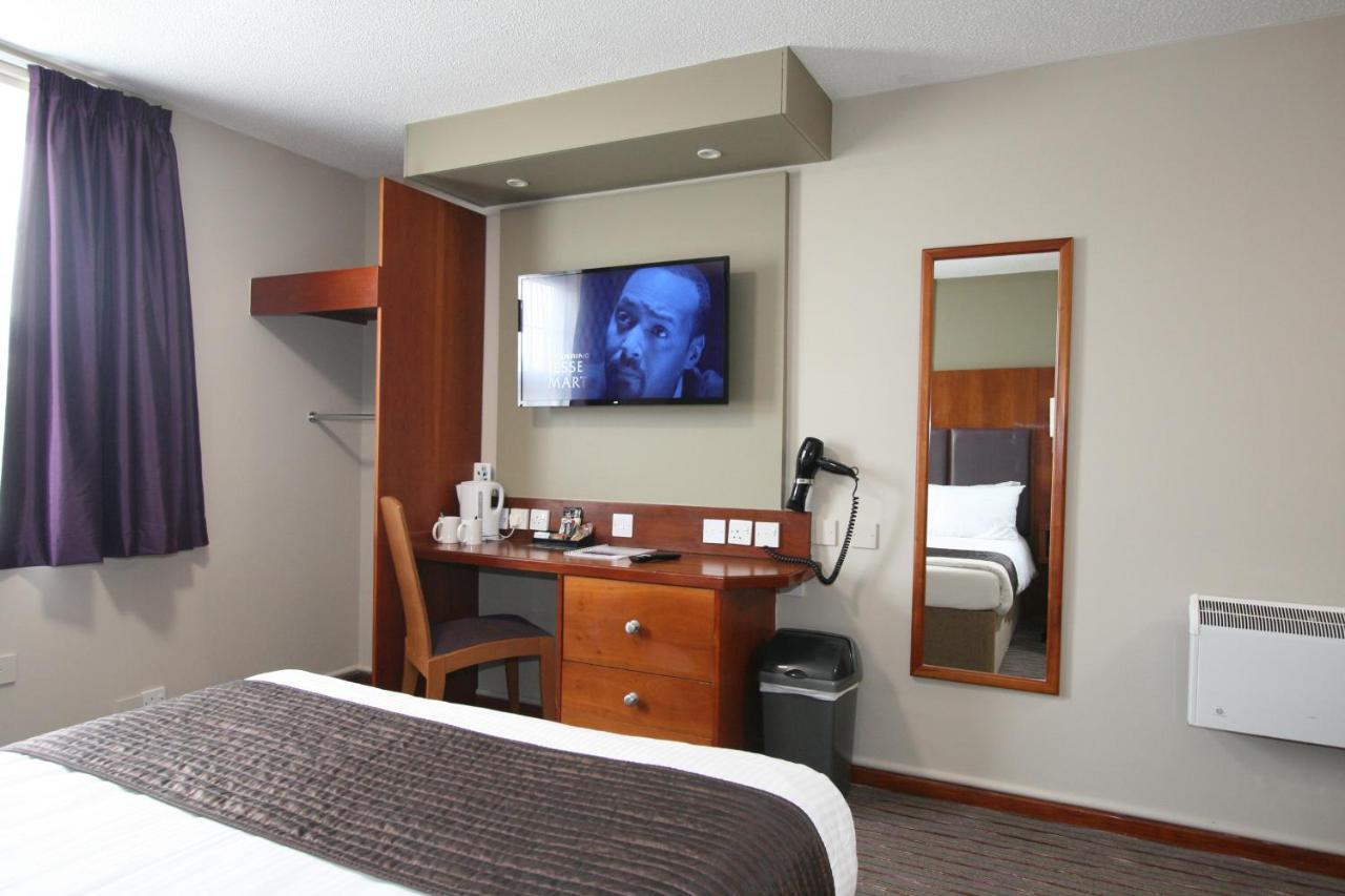 The Oakwood By Roomsbooked
