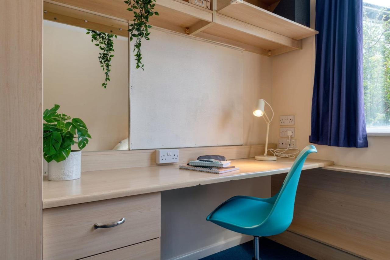 Upper Quay House: Student-focused With Private And Shared Kitchen *