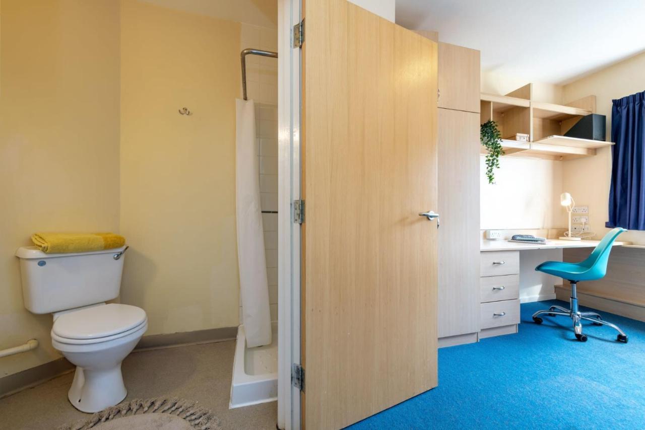 Upper Quay House: Student-focused With Private And Shared Kitchen *