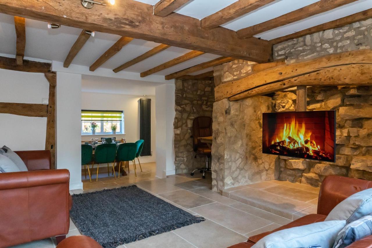 Gloucester-modernised 4 Bedroom Cottage-sleeps 8-free Parking-fast Wi-fi Holiday home