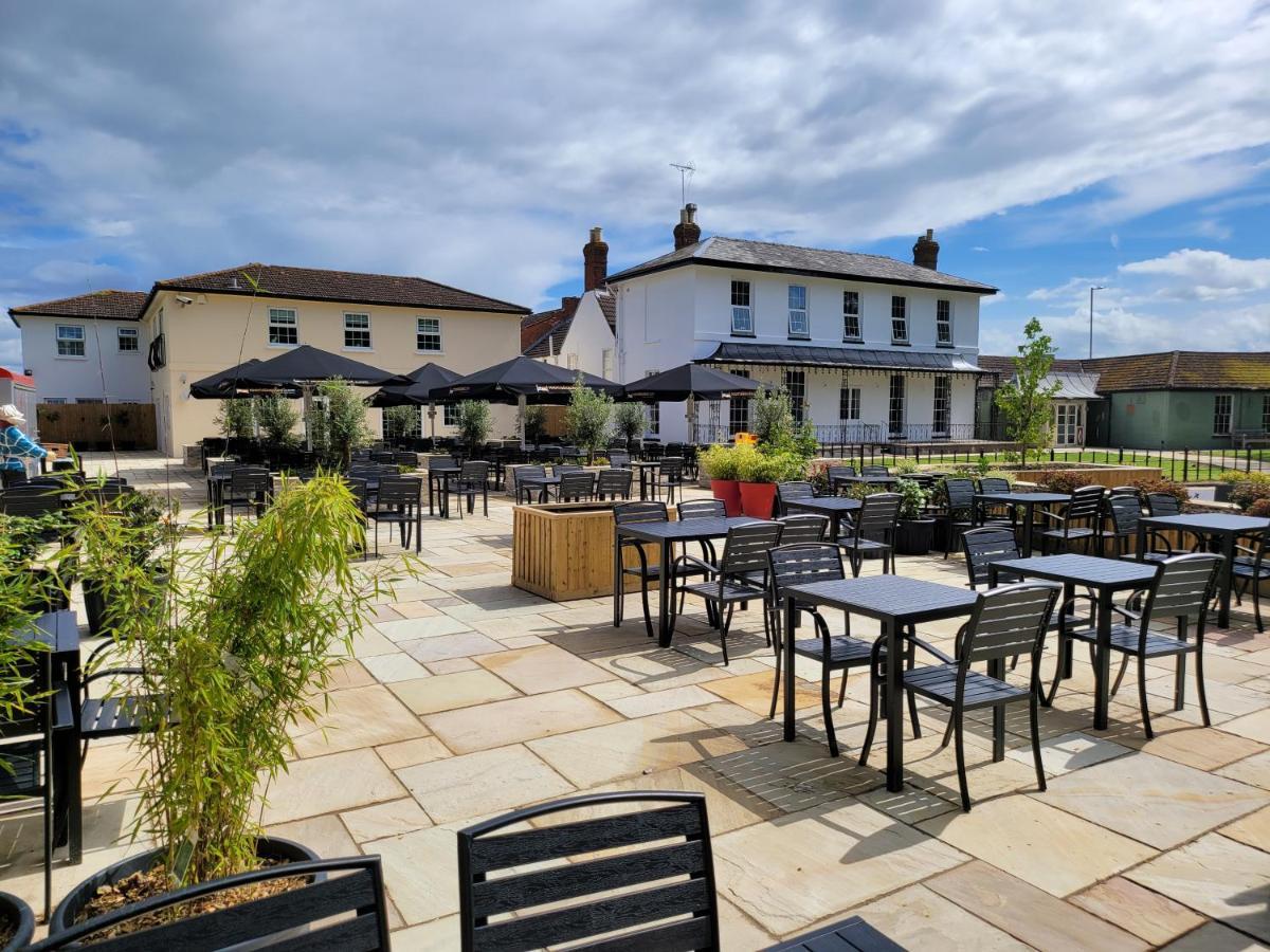 The Oakwood By Roomsbooked Gloucester