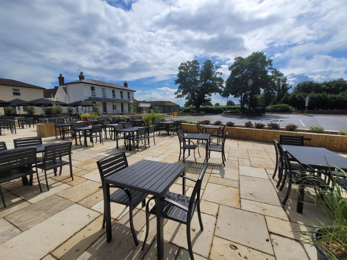 The Oakwood By Roomsbooked Gloucester