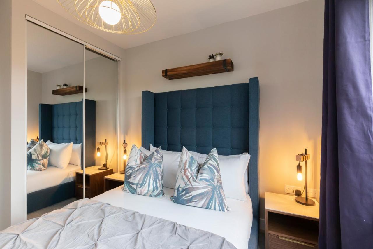 Apartment Elliot Oliver - Stunning Three Bedroom Penthouse With Large Terrace & Parking Gloucester