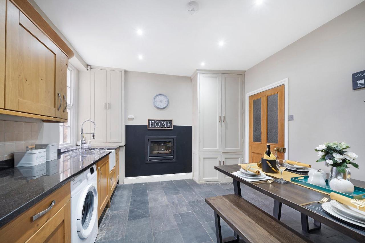 4 Bedroom With Garden, Game Room, Parking- Esho