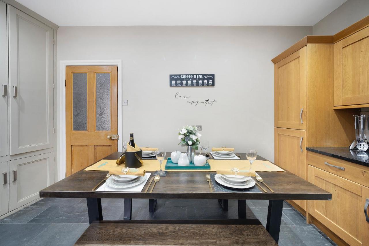 4 Bedroom With Garden, Game Room, Parking- Esho *