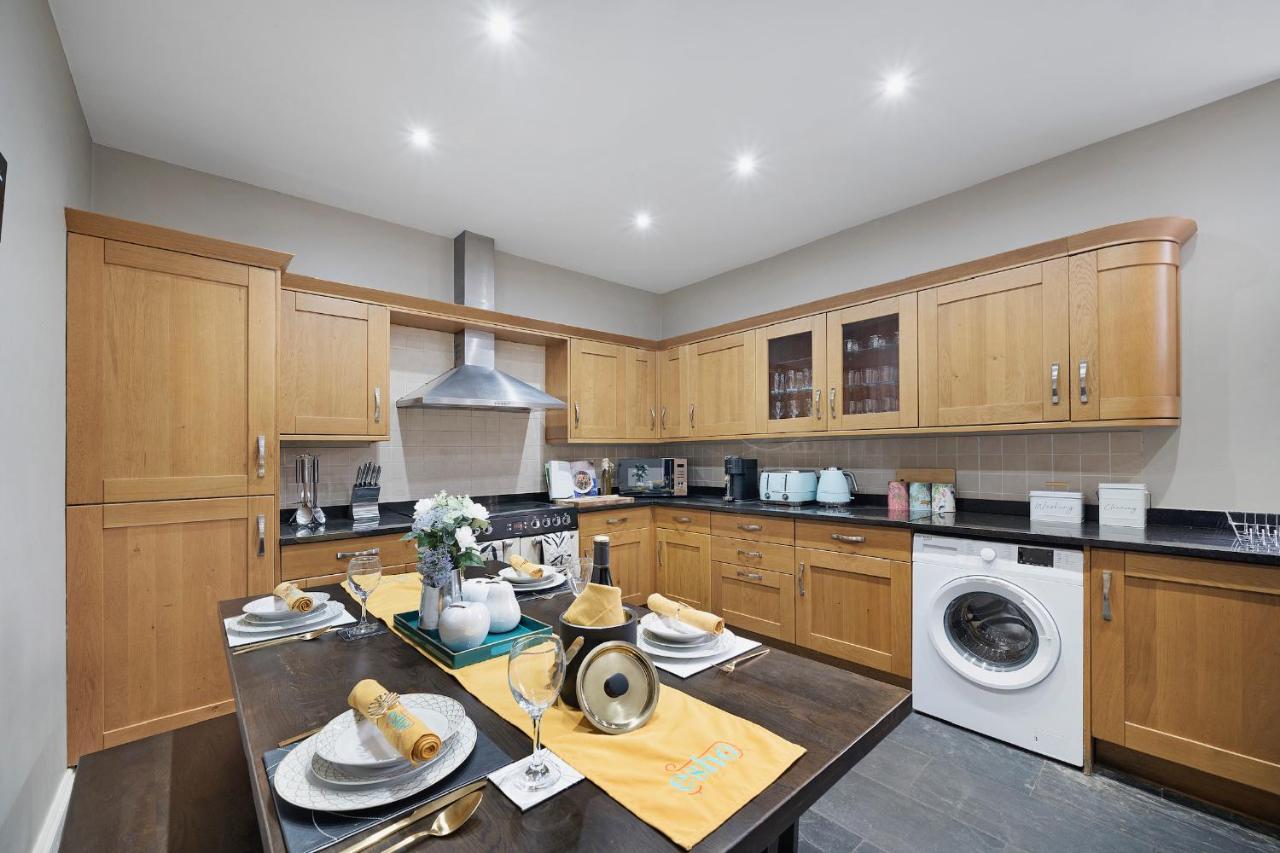 4 Bedroom With Garden, Game Room, Parking- Esho * Gloucester