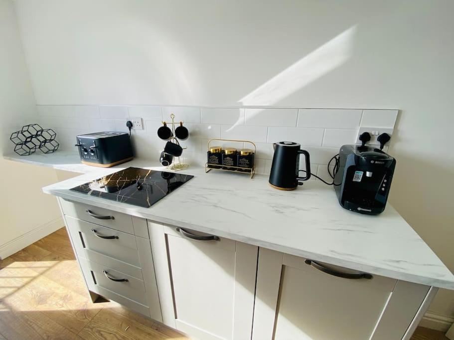 Penthouse - Contractors Professionals Apartment Gloucester