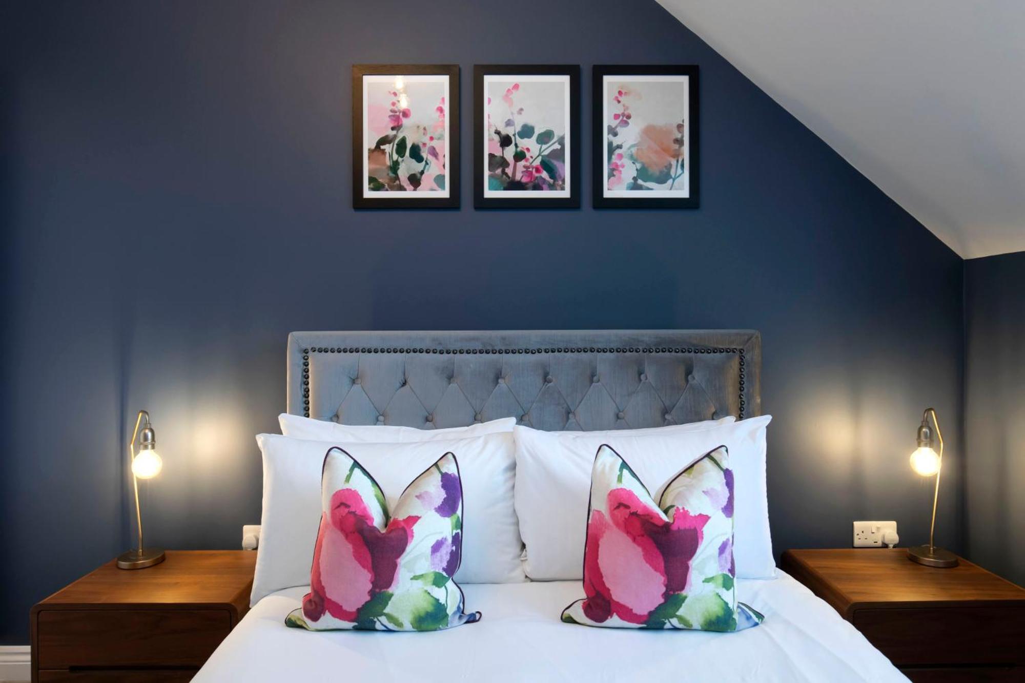 Elliot Oliver - Loft Style 2 Bedroom With Parking In The Docks