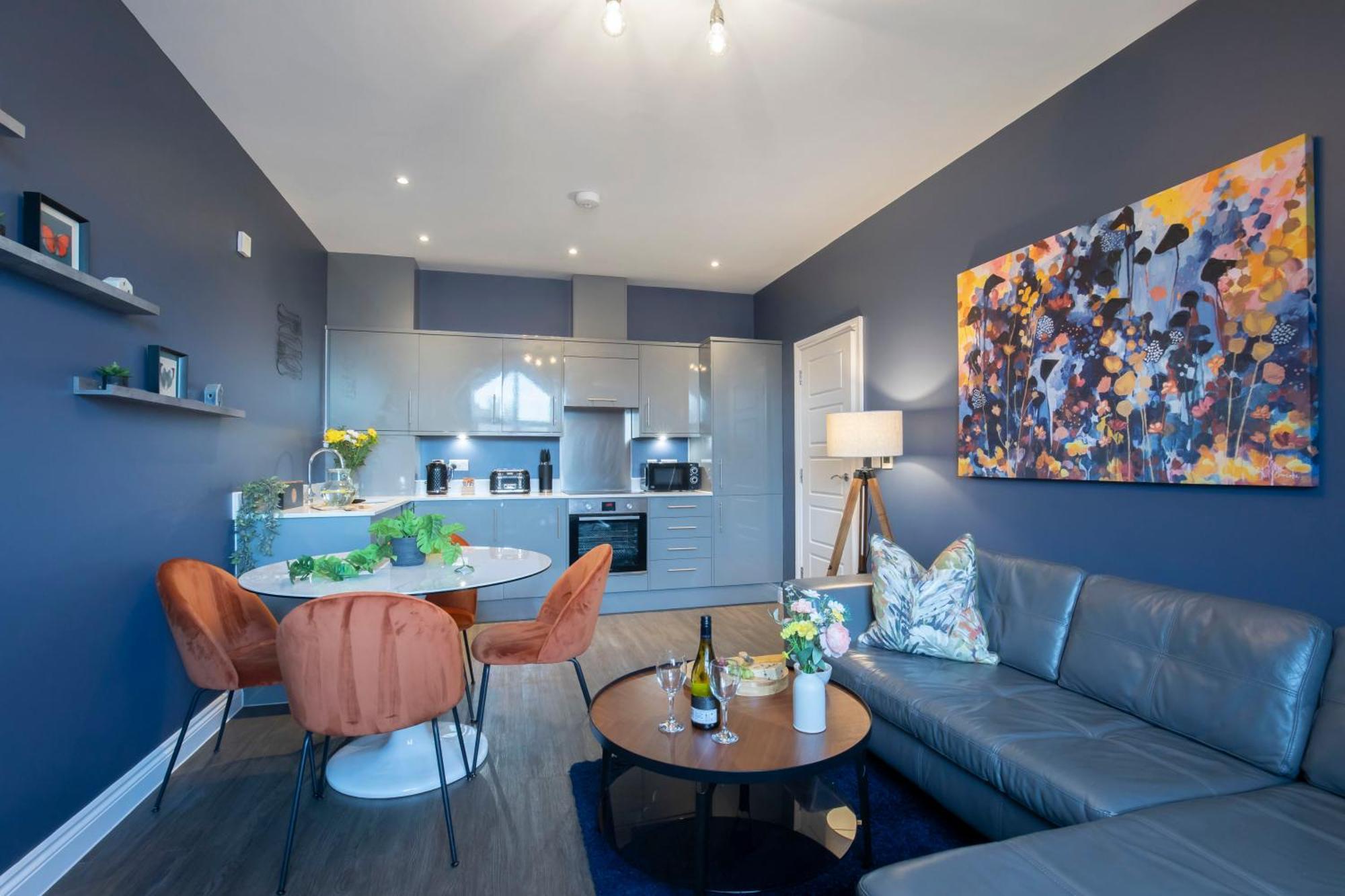 Elliot Oliver - Loft Style 2 Bedroom With Parking In The Docks * Gloucester