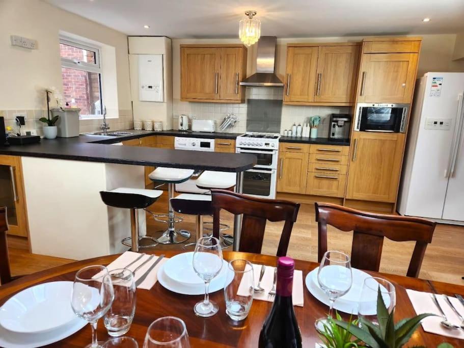 Holiday home Gilpin 4bedroom Wifi, Parking, Netflix, Garden *