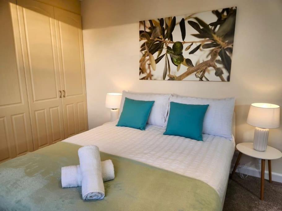 Gilpin 4bedroom Wifi, Parking, Netflix, Garden Holiday home *