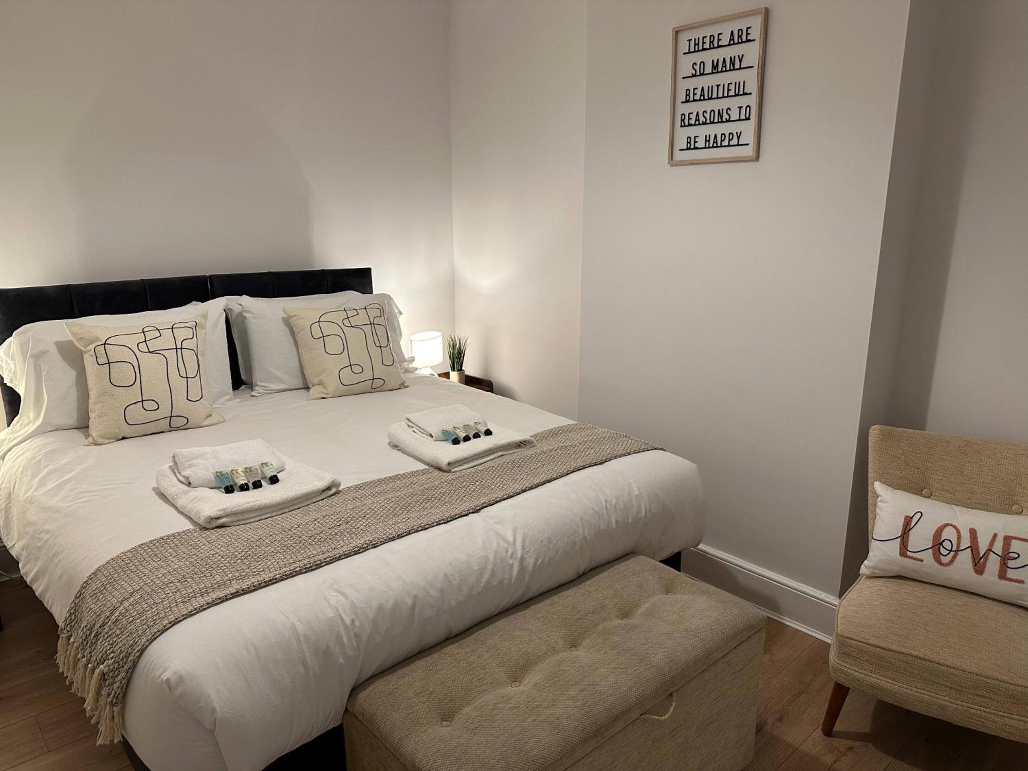Holiday home 3 Bed Chill Glouc Free Parking Gloucester