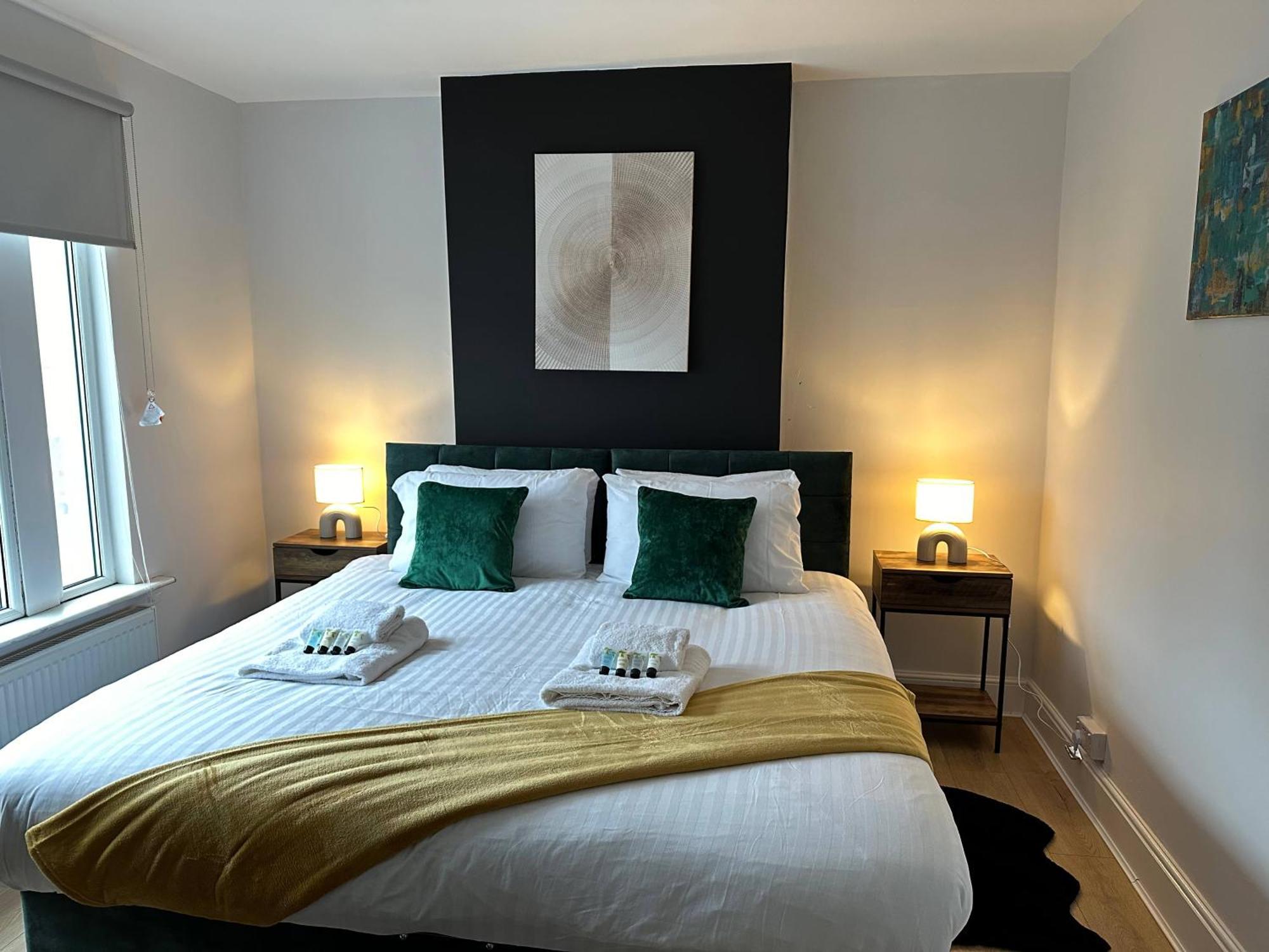 3 Bed Chill Glouc Free Parking *