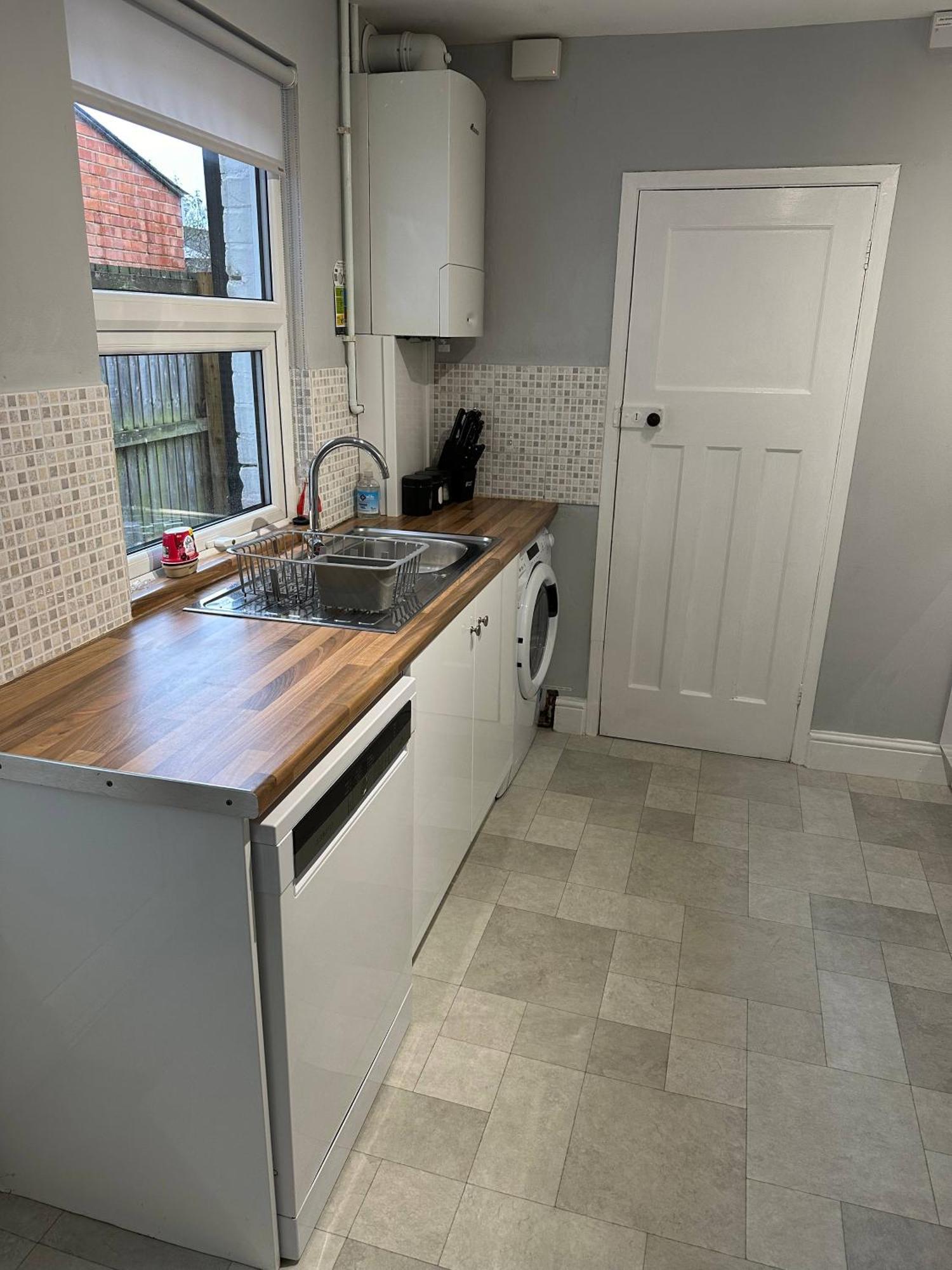 Holiday home 3 Bed Chill Glouc Free Parking Gloucester