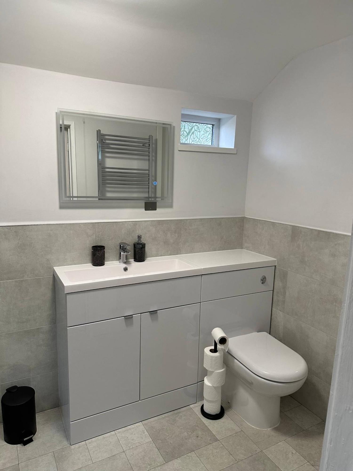 3 Bed Chill Glouc Free Parking Holiday home Gloucester