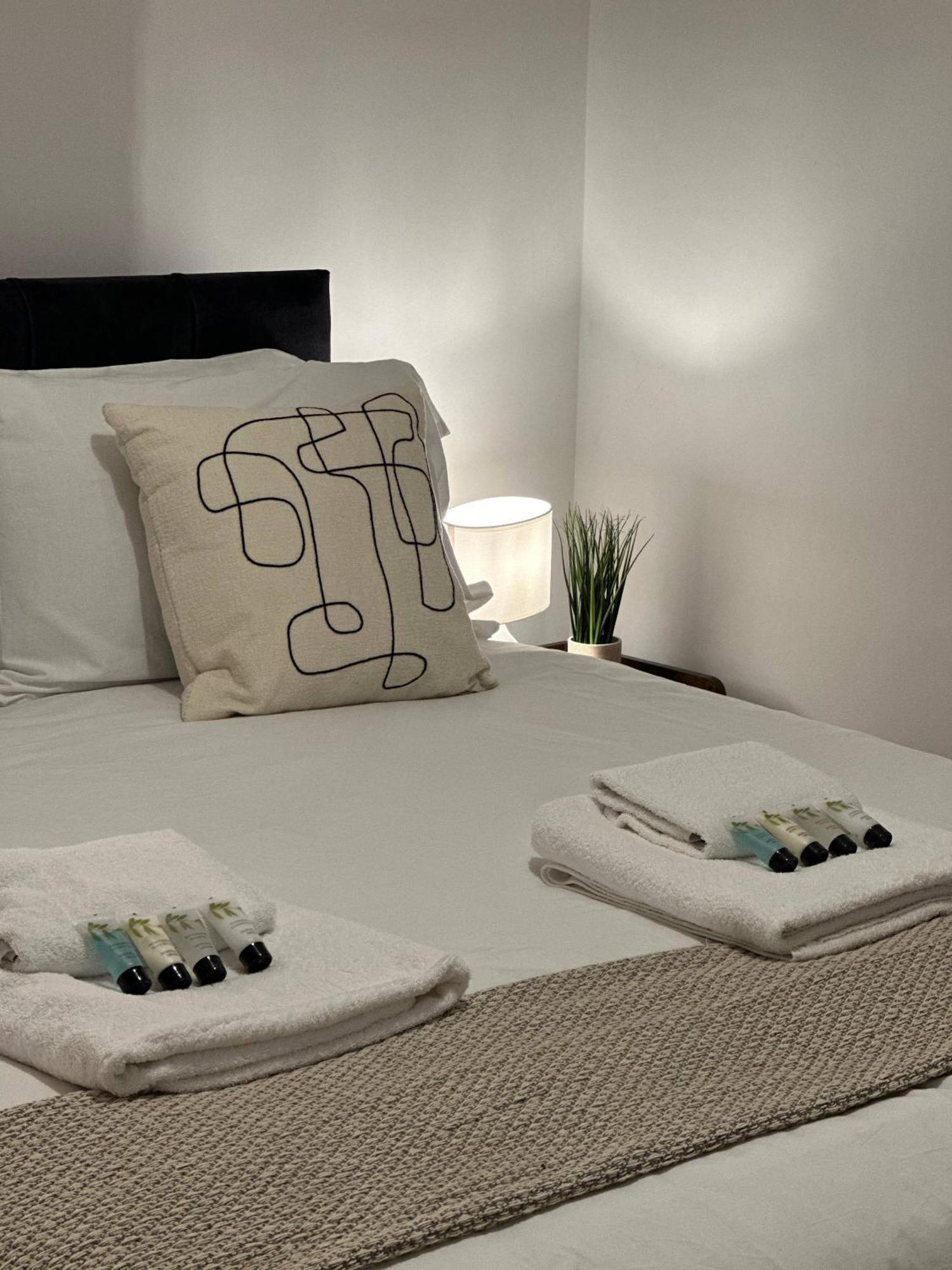 3 Bed Chill Glouc Free Parking *