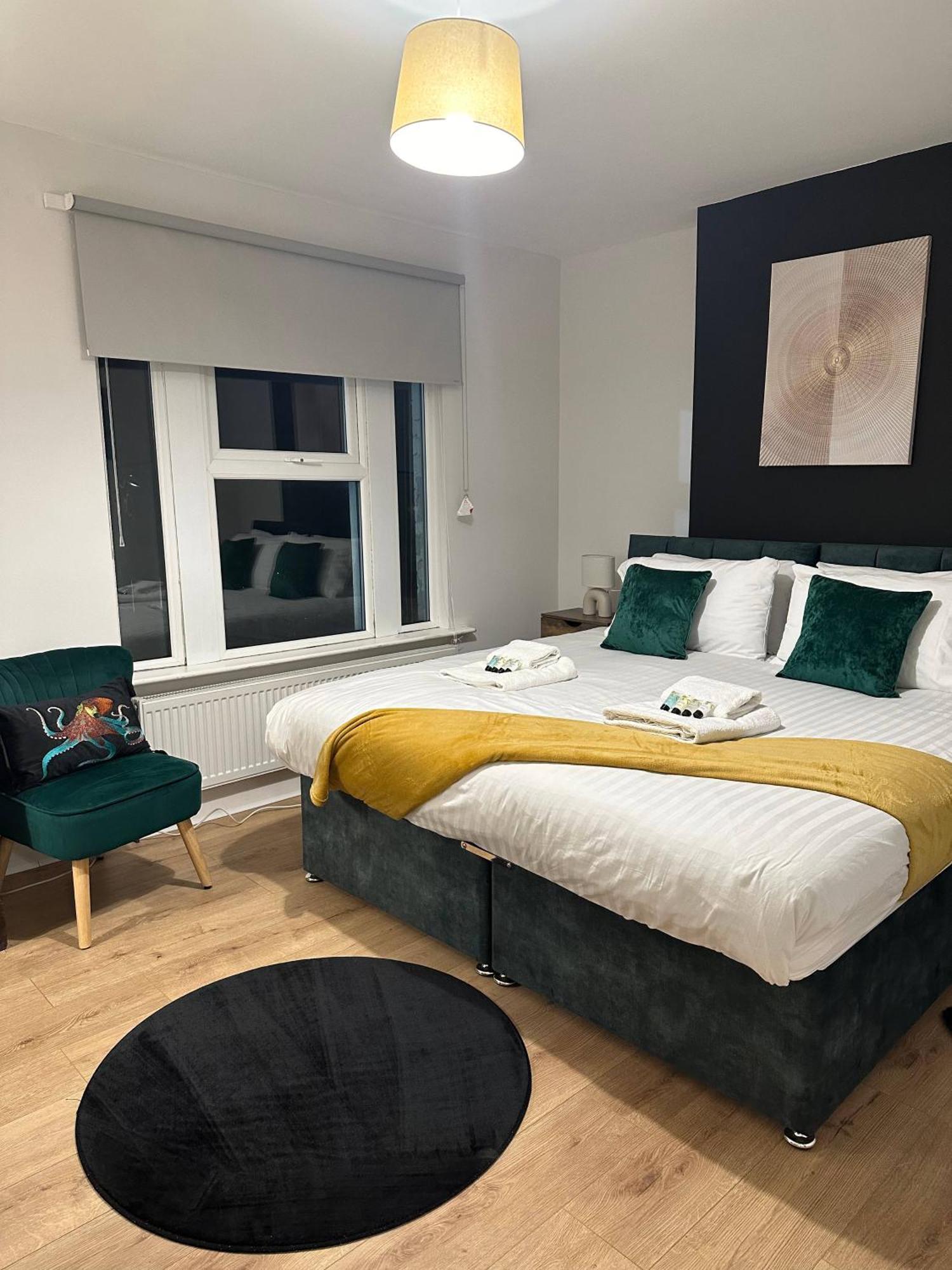 Holiday home 3 Bed Chill Glouc Free Parking Gloucester