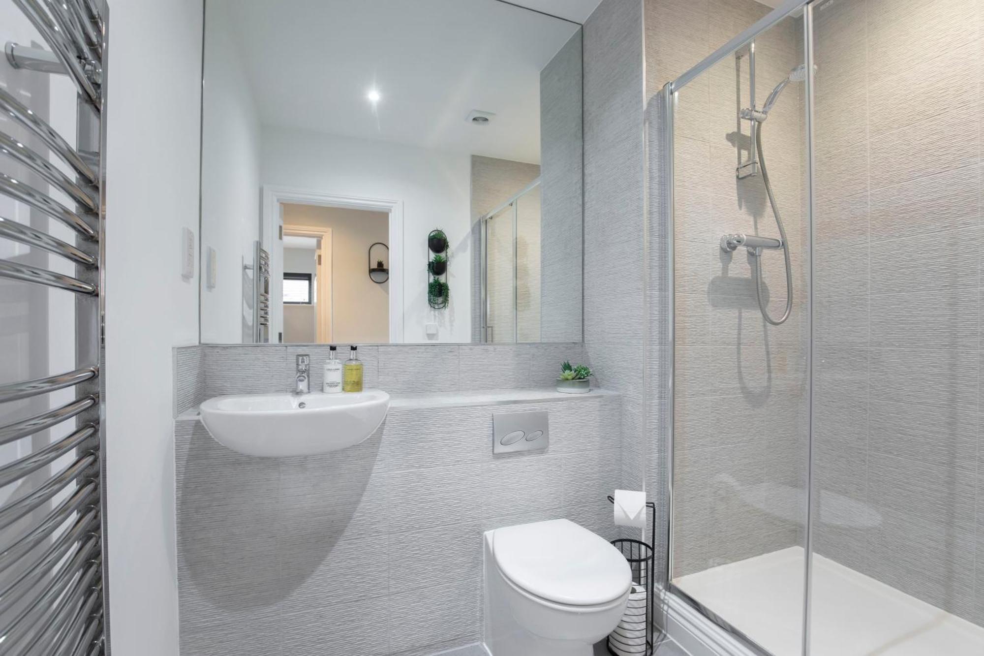Căn hộ Elliot Oliver - Stylish 2 Bedroom With Parking In The Docks Gloucester