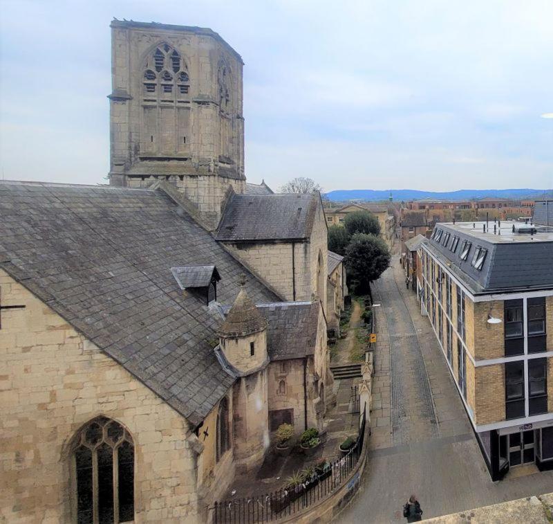 Friary House Serviced By Roomsbooked - 24hr Reception * Gloucester