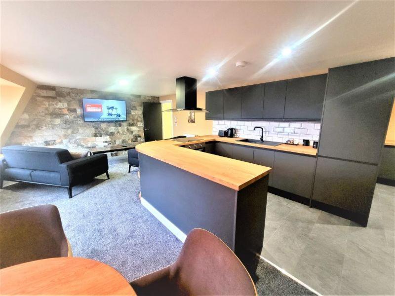 Friary House Serviced By Roomsbooked - 24hr Reception Apartamento Gloucester