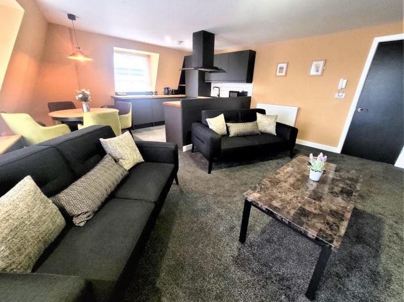 Friary House Serviced By Roomsbooked - 24hr Reception * Gloucester