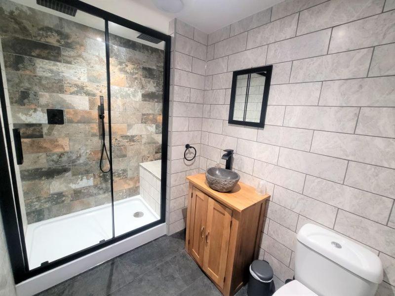 Nelson By The Docks Serviced By Roomsbooked Apartment Gloucester