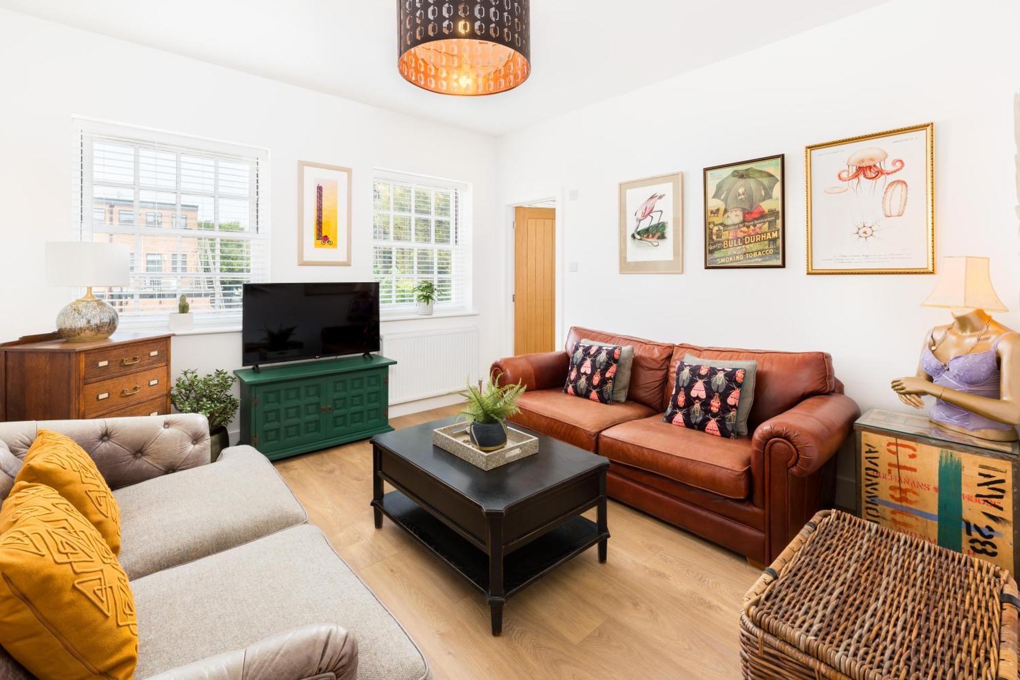 Quiet Location Near The Docks Secure Parking X2 *