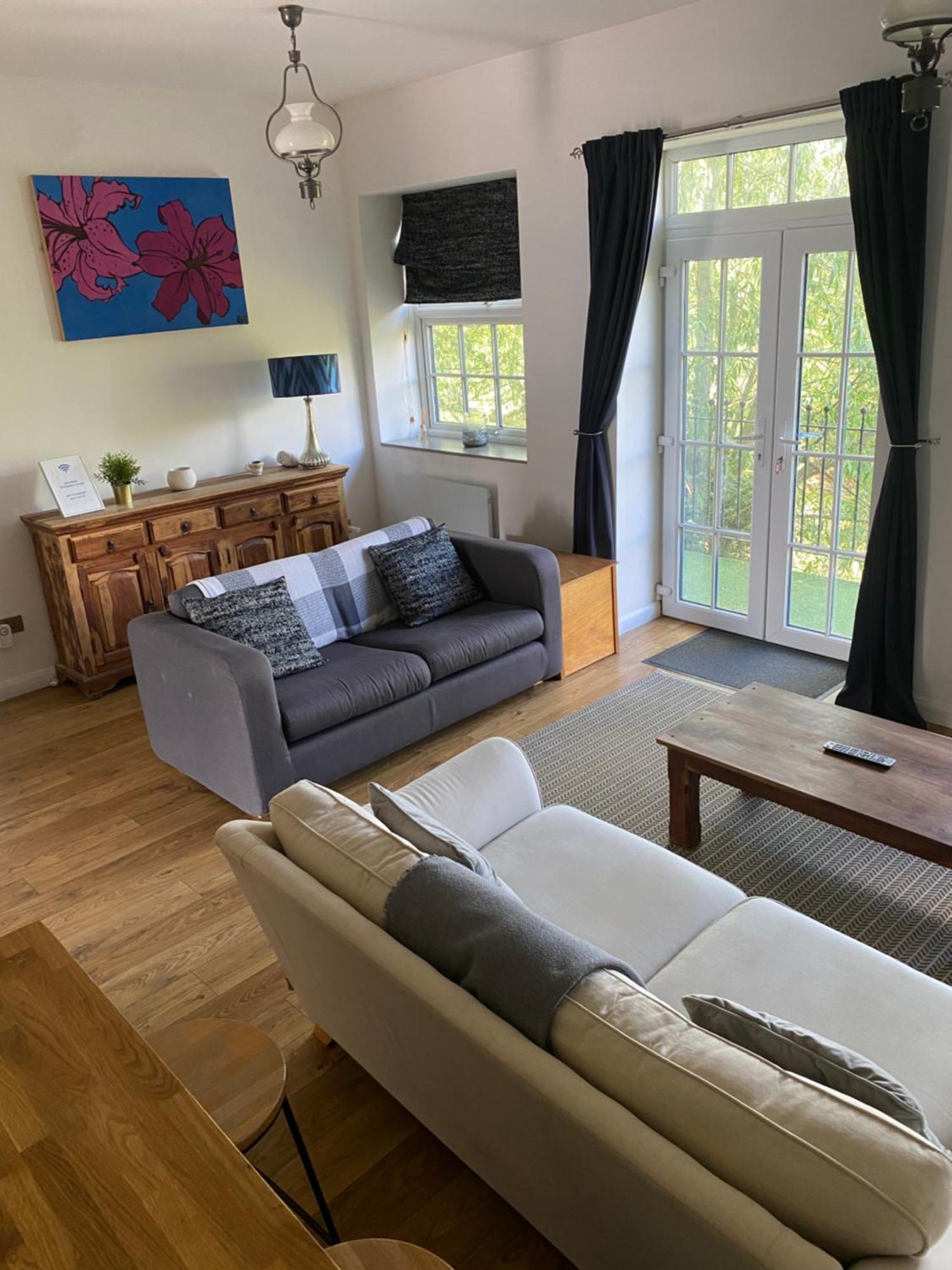 1 Bed River On The Docks *