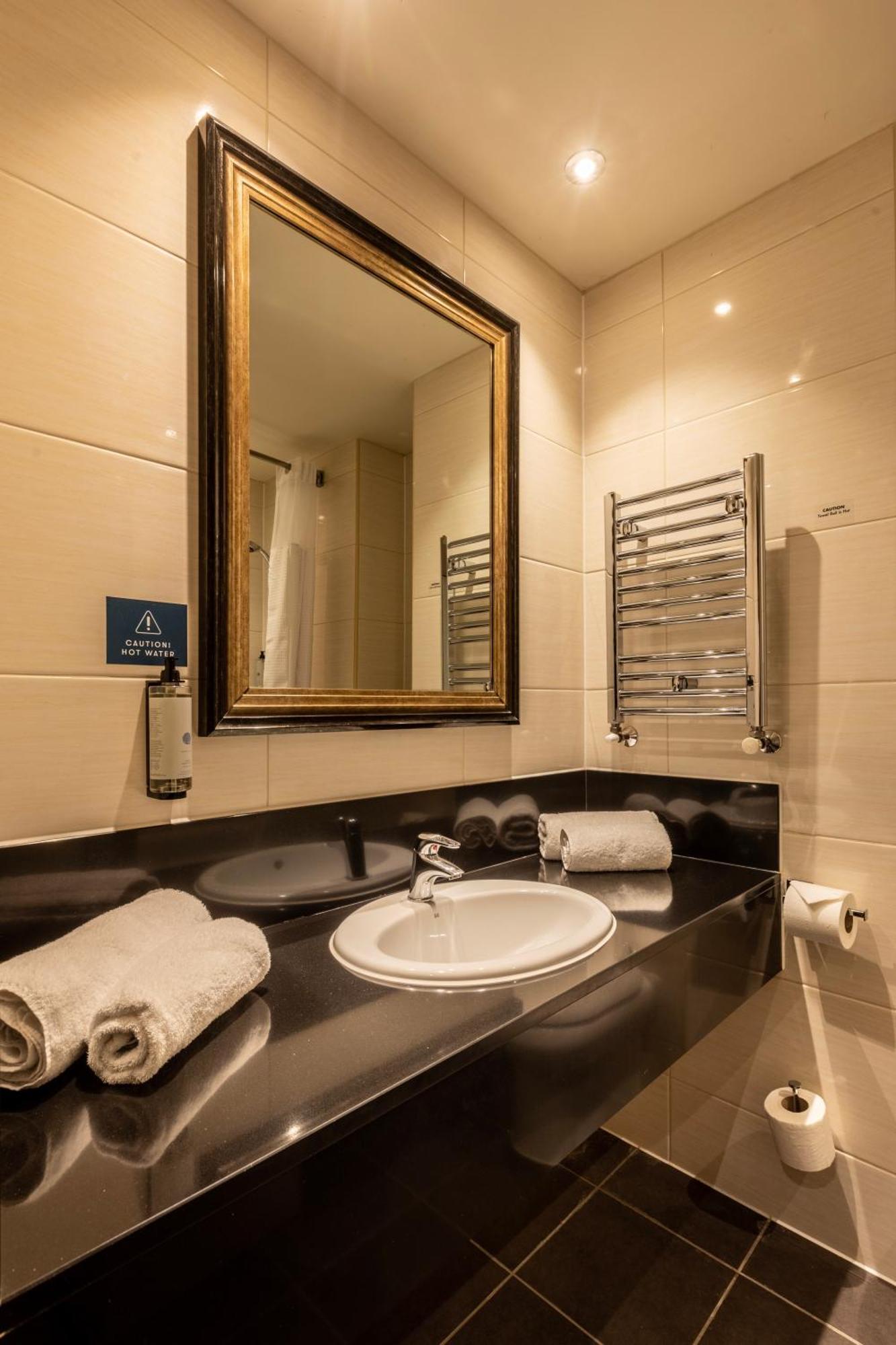 Robinswood Hotel, Bw Signature Collection 4*