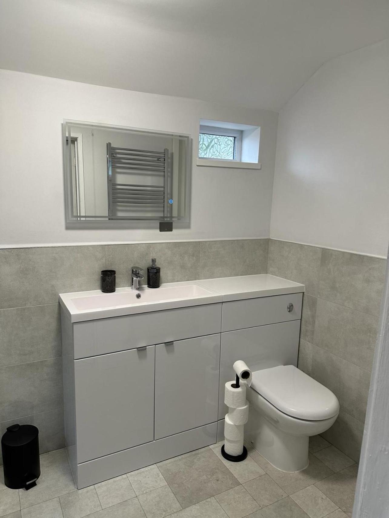 3 Bed Chill Glouc Free Parking *