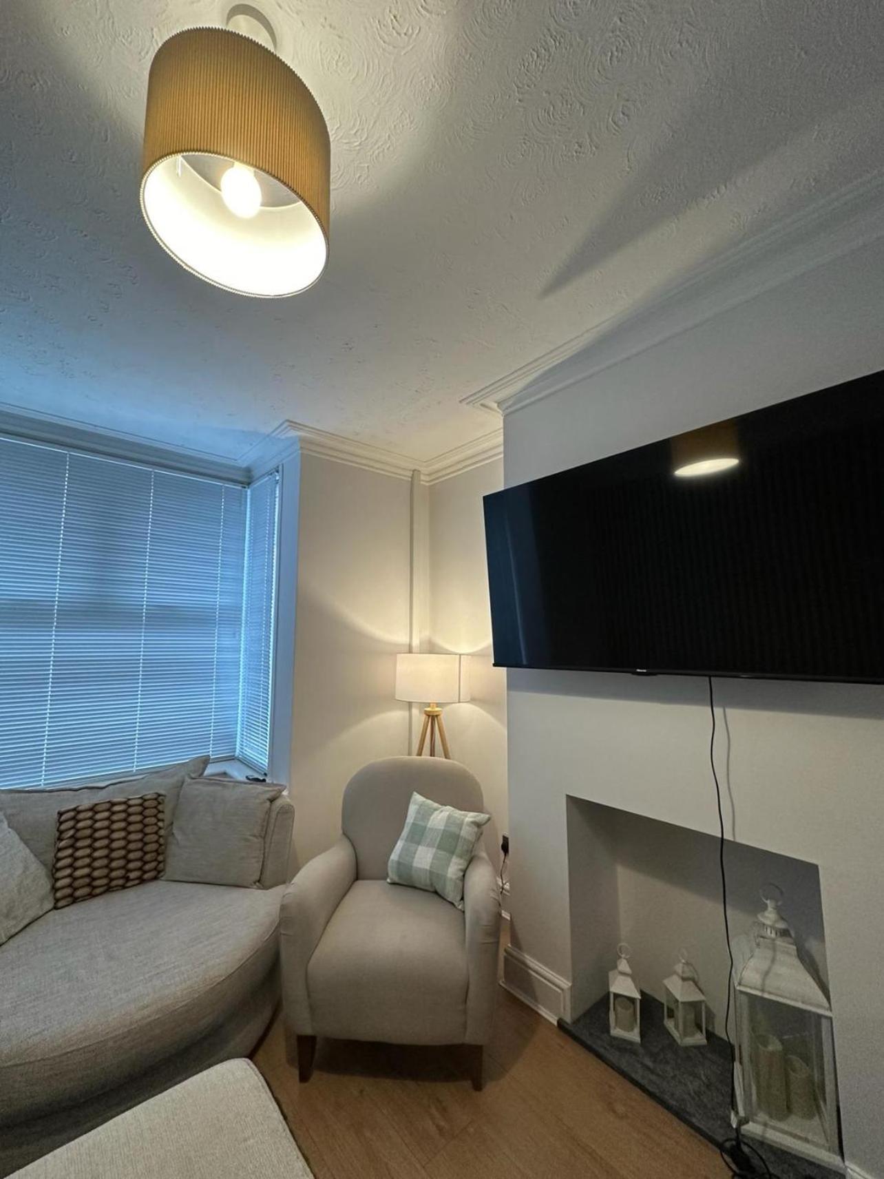 Holiday home 3 Bed Chill Glouc Free Parking