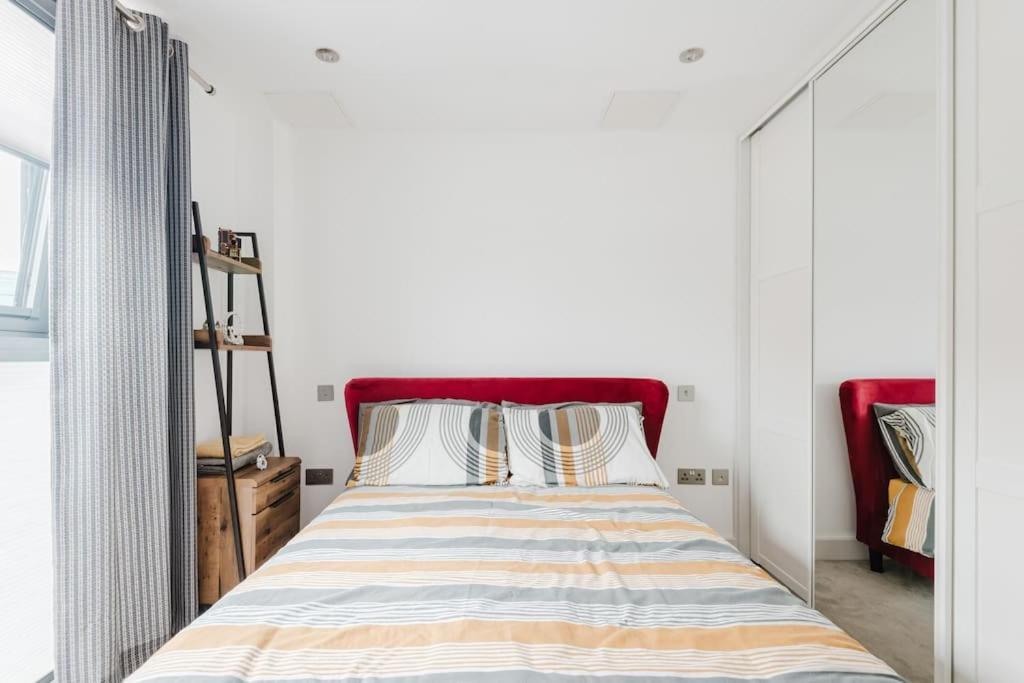 Beautiful 1 Bedroom With Parking In Docks Gloucester
