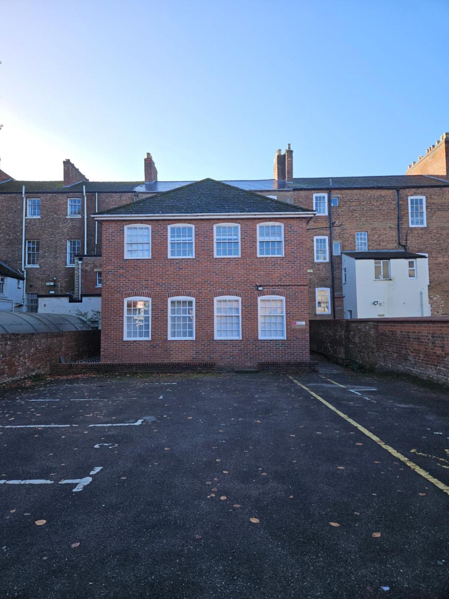 Quiet Location Near The Docks Secure Parking X2