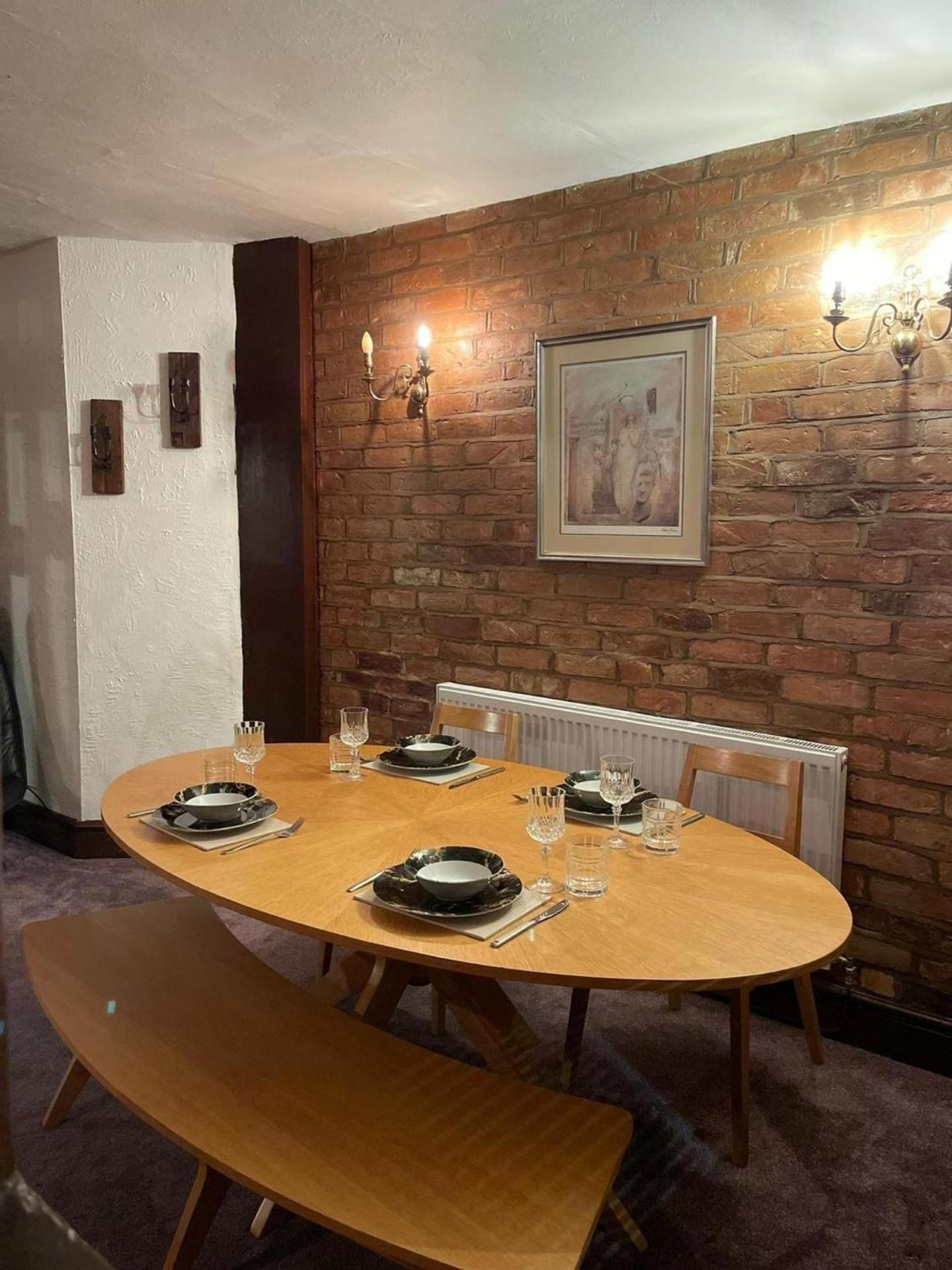 Holiday home - 2 Bed House - Sleeps 7 - Pet Friendly Gloucester